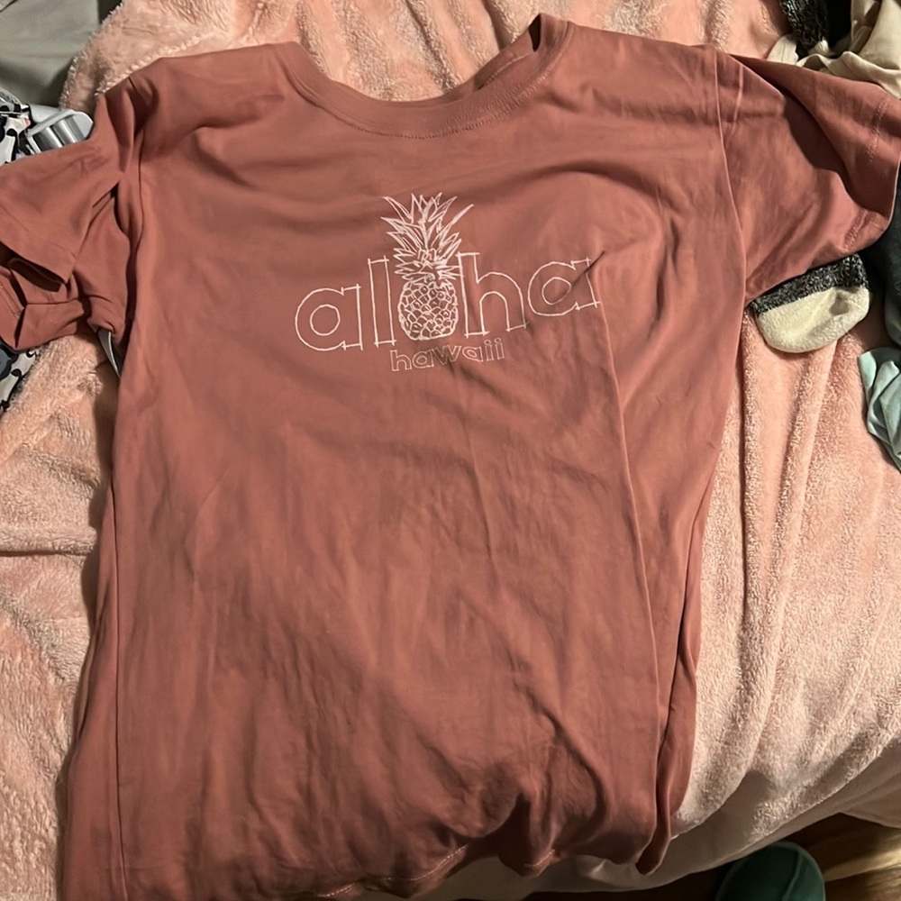 light pink aloha hawaii t shirt